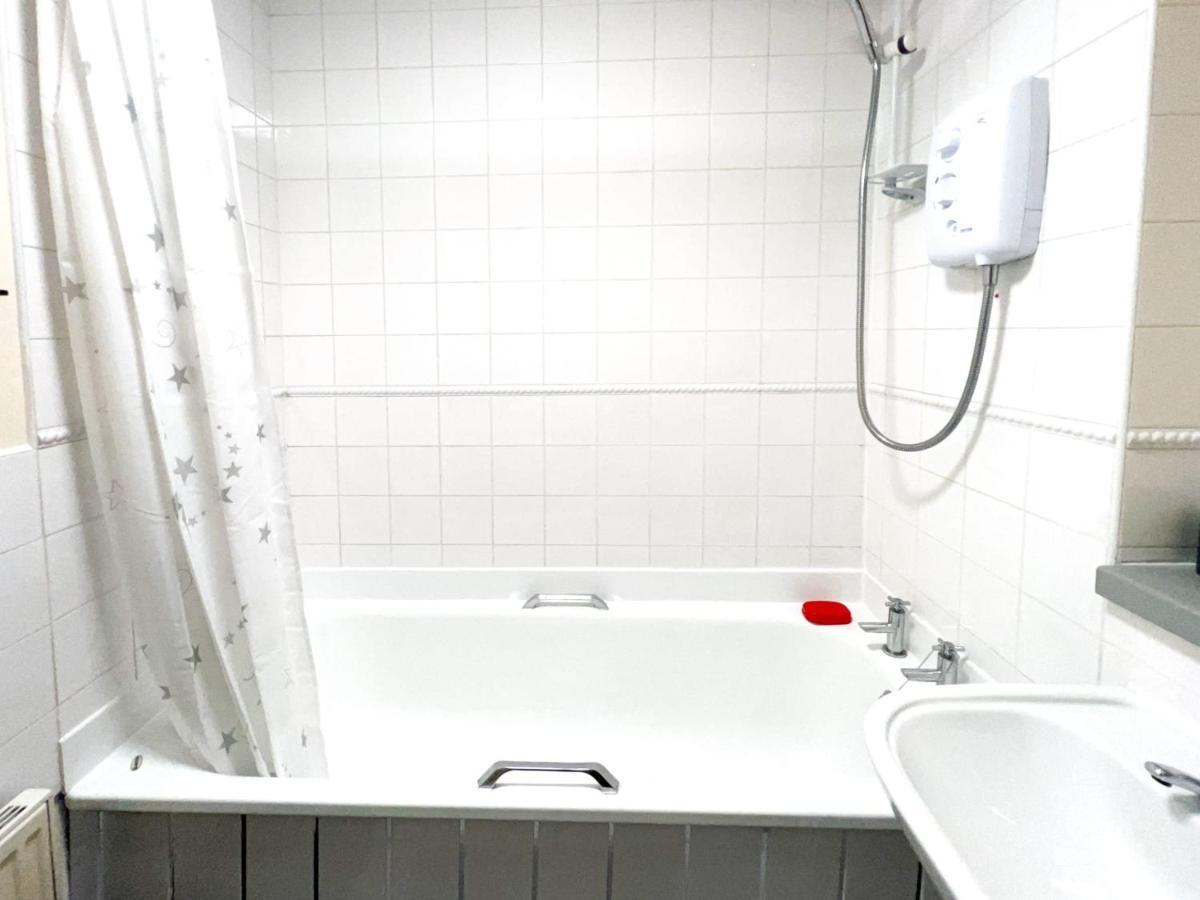 2 Bedroom - River Clyde Home - Parking Glasgow Buitenkant foto
